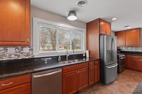 Kitchen - 117 Park, Tecumseh, MI 49286 photo 3 of 8