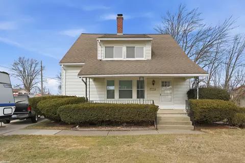 32203 Jefferson, Saint Clair Shores, MI 48082