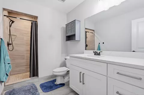 Bath - 54624 Ann, Macomb, MI 48042 photo 1 of 4