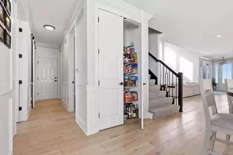 Entry Way - 54624 Ann, Macomb, MI 48042 photo 2 of 6