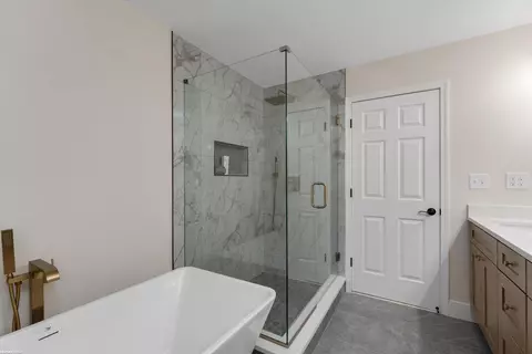 Bath - 47983 Sage, Macomb, MI 48044 photo 3 of 6