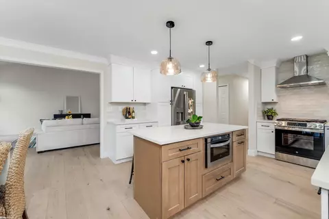 Kitchen - 47983 Sage, Macomb, MI 48044 photo 6 of 8