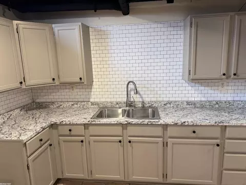 Kitchen - 47983 Sage, Macomb, MI 48044 photo 7 of 8