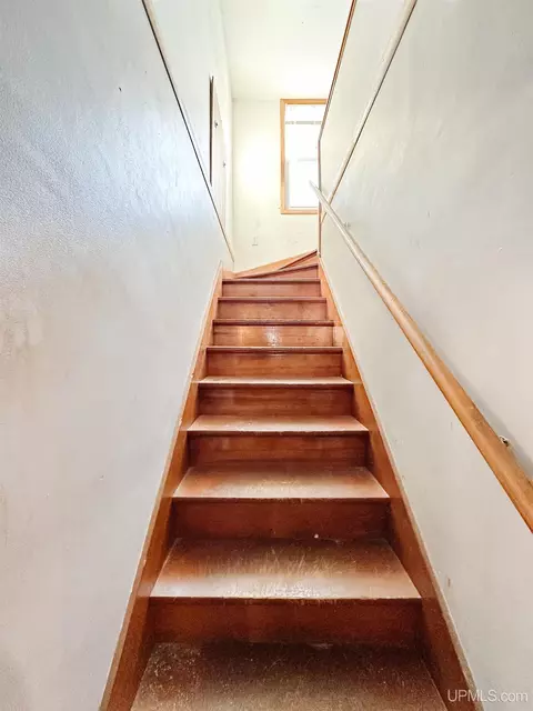 Entry Way - 408 Empire, Ishpeming, MI 49849 photo 1 of 2