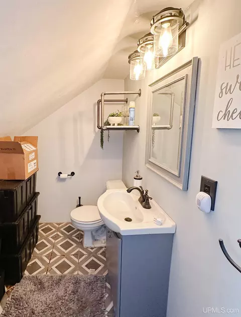 Bath - 408 Empire, Ishpeming, MI 49849 photo 3 of 3