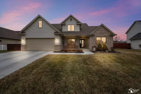 15285 Oak Knl, South Monroe, MI 48161