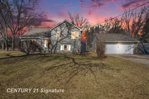 3105 E Stewart, Midland, MI 48640