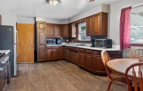 Kitchen - 1943 S Huron, Kawkawlin, MI 48631 photo 3 of 3