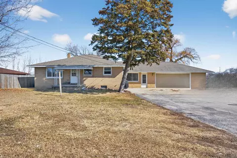 Exterior - 1943 S Huron, Kawkawlin, MI 48631 photo 1 of 4