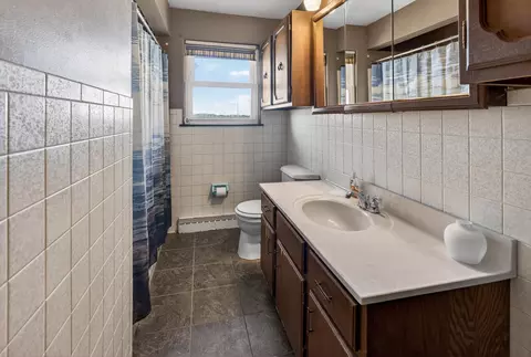 Bath - 1943 S Huron, Kawkawlin, MI 48631 photo 2 of 2