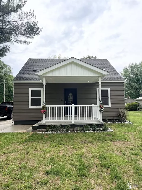 533 Center, Carleton, MI 48117