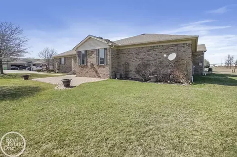 30601 Victoria, Chesterfield, MI 48051