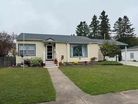 1824 S 9th, Escanaba, MI 49829