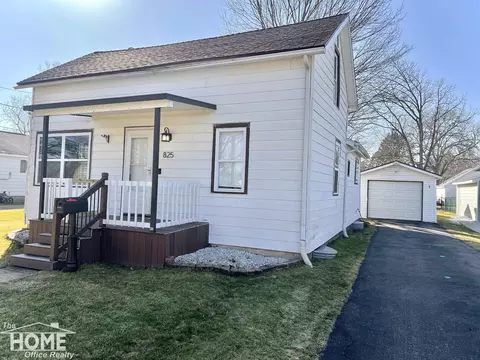 825 Ament, Owosso, MI 48867