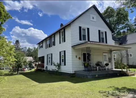603 Minnesota, Gladstone, MI 49837