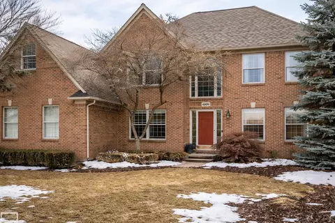 42680 Chippewa #28, Clinton Township, MI 48038
