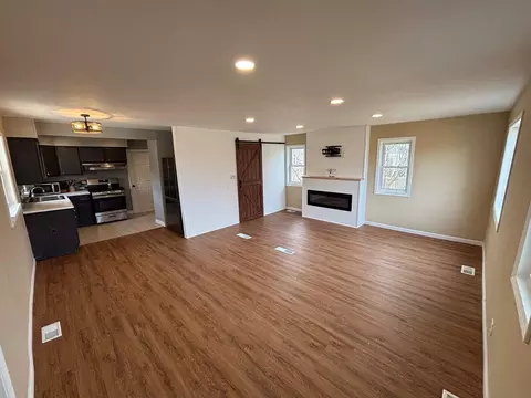 Living - 6565 River, Flushing, MI 48433 photo 2 of 2