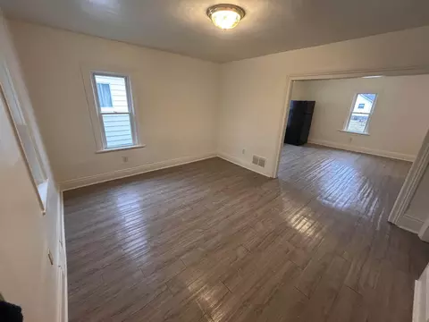 Living - 414 S Jackson, Bay City, MI 48708 photo 2 of 3