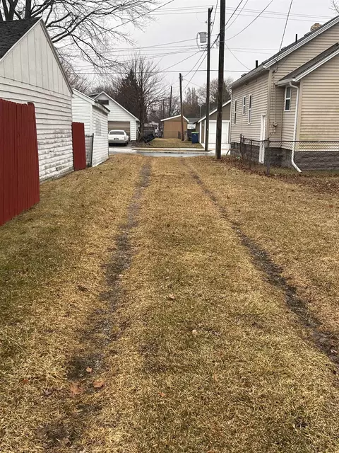 Exterior - 414 S Jackson, Bay City, MI 48708 photo 5 of 6