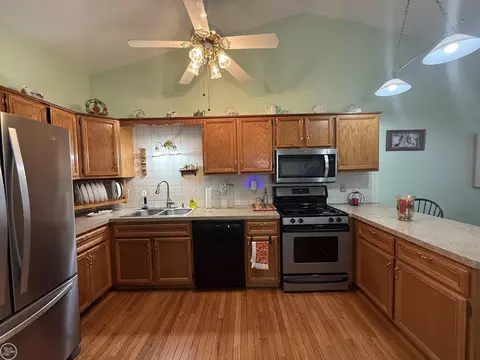 Kitchen - 26640 Daniela, Warren, MI 48091 photo 1 of 4