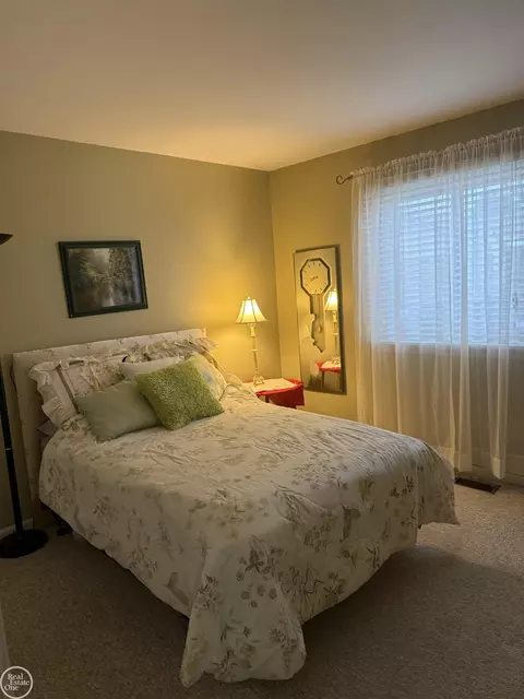 Bedroom - 26640 Daniela, Warren, MI 48091 photo 2 of 3