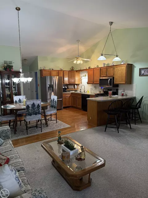 Kitchen - 26640 Daniela, Warren, MI 48091 photo 4 of 4