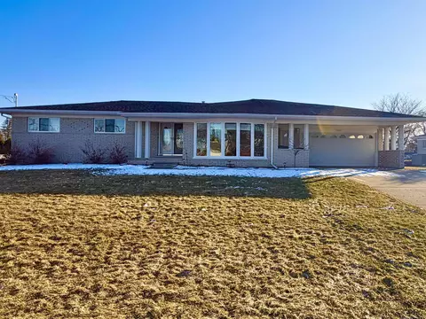 5100 Stellar Rd, Shelby Township, MI 48316