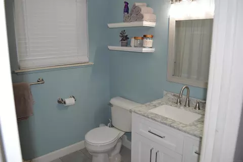 Bath - 30747 Sutherland, Warren, MI 48088 photo 1 of 2