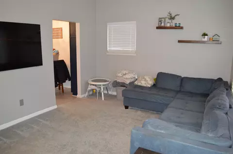 Living - 30747 Sutherland, Warren, MI 48088 photo 2 of 3