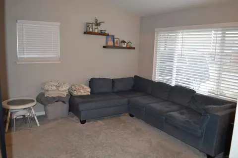 Living - 30747 Sutherland, Warren, MI 48088 photo 1 of 3