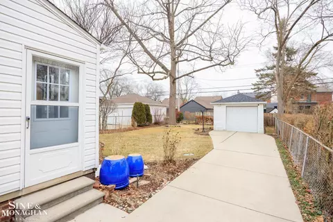 Exterior - 410 Calvin, Grosse Pointe, MI 48236 photo 7 of 18