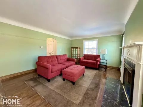 Living - 2115 Radcliffe, Flint, MI 48503 photo 2 of 2