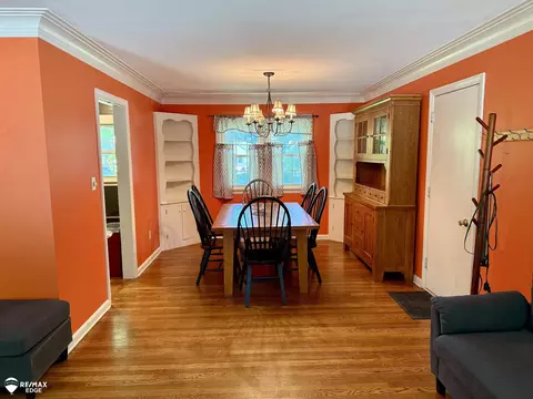 Dining - 418 E Oliver, Owosso, MI 48867 photo 1 of 1