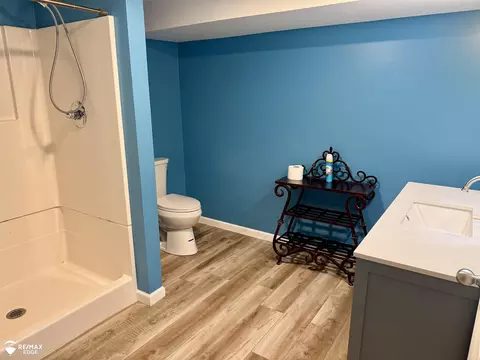 Bath - 418 E Oliver, Owosso, MI 48867 photo 2 of 3