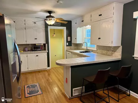 Kitchen - 418 E Oliver, Owosso, MI 48867 photo 2 of 2