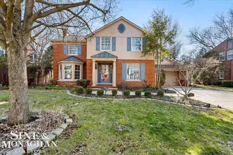 1061 N Oxford, Grosse Pointe Woods, MI 48236