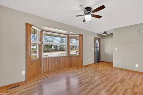Living - 424 Fairview, Owosso, MI 48867 photo 4 of 5