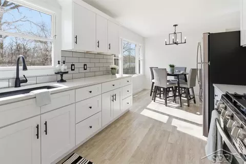 Kitchen - 11074 E Mt Morris, Davison, MI 48423 photo 3 of 4