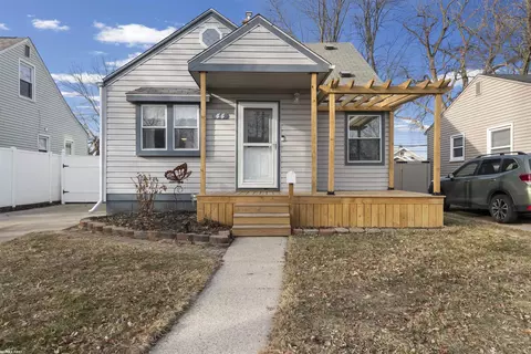 44 W Tacoma, Clawson, MI 48017