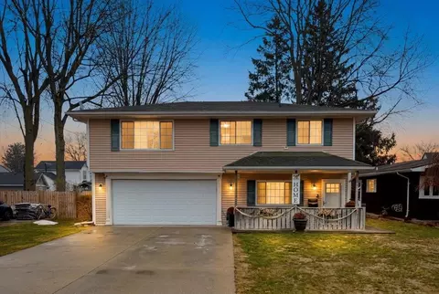 1806 Michigan, Algonac, MI 48001