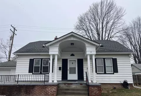26 Hollywood, Mount Clemens, MI 48043