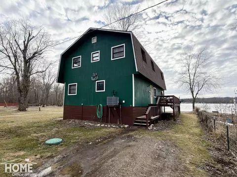 2032 Howard Pt, Nashville, MI 49073