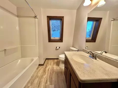 Bath - 1298 N Cummings, Davison, MI 48423 photo 2 of 2