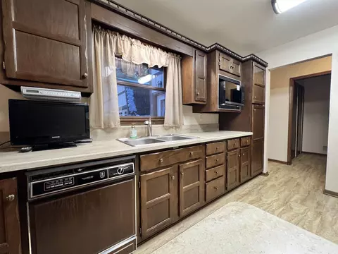 Kitchen - 1298 N Cummings, Davison, MI 48423 photo 2 of 4