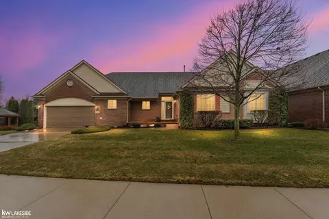 8160 Huntington Rdg, Washington, MI 48094
