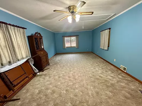 Living - 123 S Shearer, Gladwin, MI 48624 photo 4 of 4