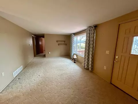 Living - 123 S Shearer, Gladwin, MI 48624 photo 2 of 4