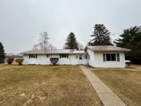 Exterior - 123 S Shearer, Gladwin, MI 48624 photo 9 of 12