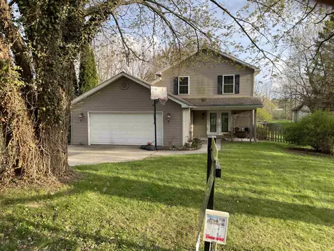 4444 Meadowbrook Dr, Flint, MI 48506