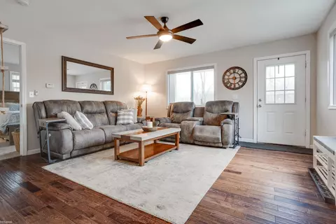 Living - 8866 Marsh, Clay, MI 48001 photo 1 of 2